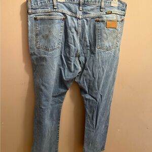 Wrangler Jeans Light Wash Denim Size 12 X 32 Straight Leg